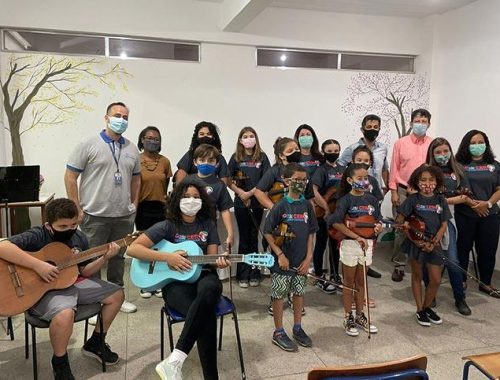 LITORAL VERDE VIAGENS, INSTITUTO RENOVAR E VOCÊ AJUDANDO QUEM PRECISA NO NATAL!