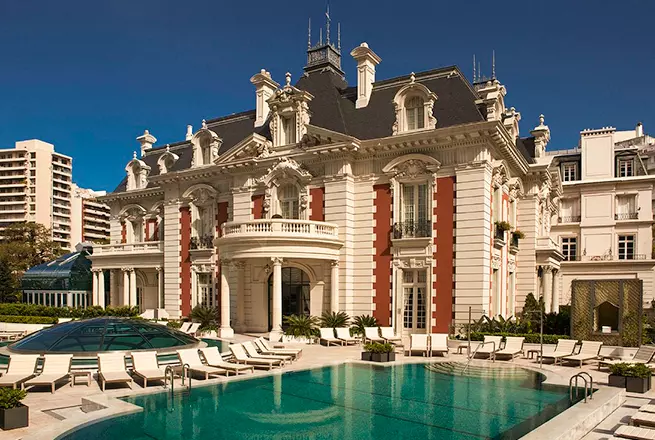 Four Seasons Hotel